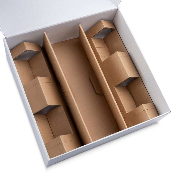 Große Einlage für Geschenkboxen zum Unterteilen in separate Fächer.