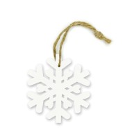 Weihnachtlicher Dekoanhänger in Form einer weißen Schneeflocke. Weihnachtlicher Dekoanhänger in Form einer weißen Schneeflocke.